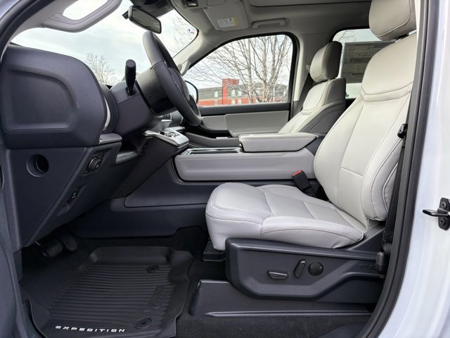 New 2025 Ford Expedition Max Active image 11