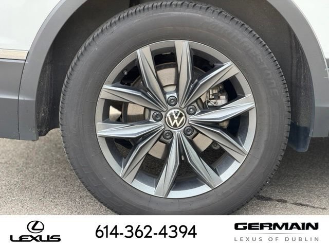Used 2024 Volkswagen Tiguan SE AWD/4WD image 10