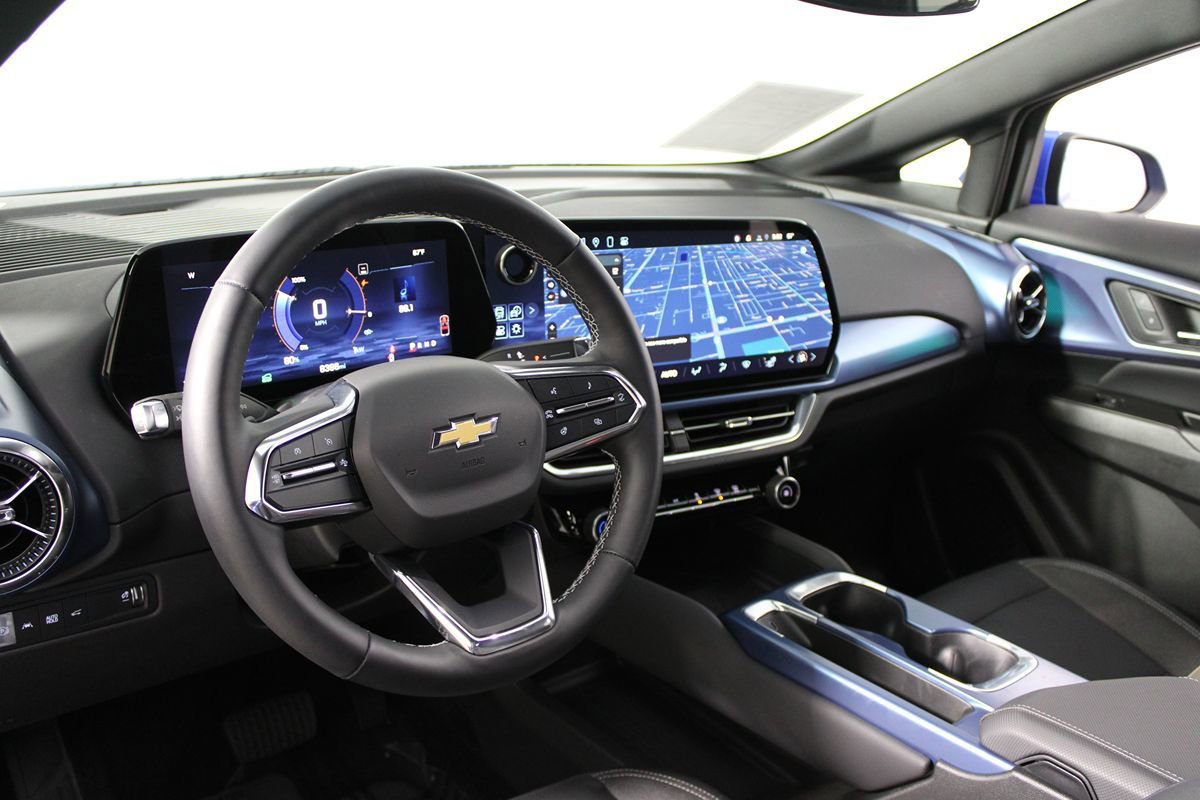 Used 2024 Chevrolet Equinox EV LT image 8