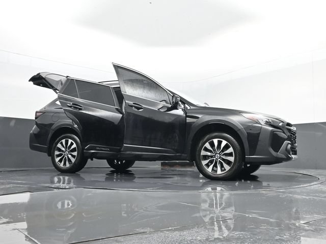 Used 2025 Subaru Outback Limited AWD/4WD image 36