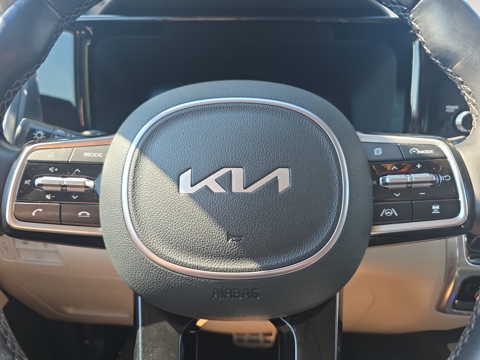Certified 2024 Kia Sorento SX Prestige AWD/4WD image 11