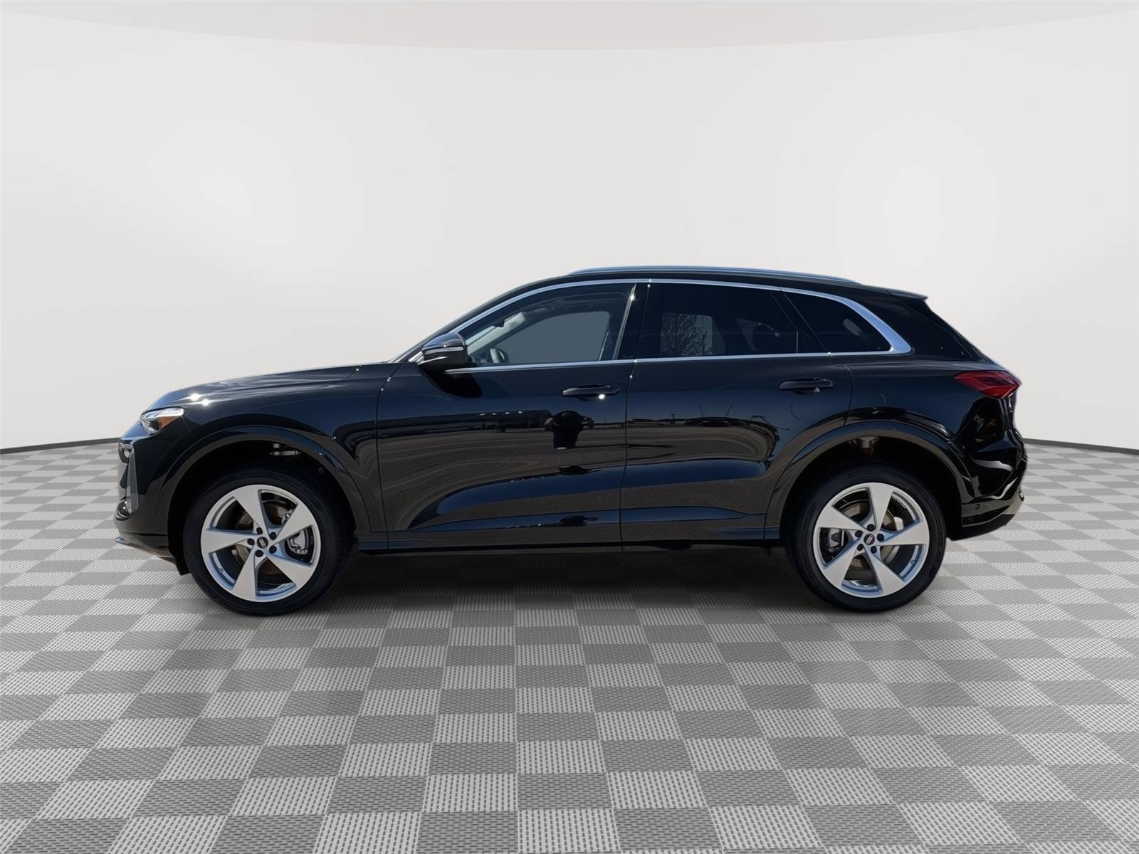 New 2026 Audi Q5 Premium Plus AWD/4WD image 2