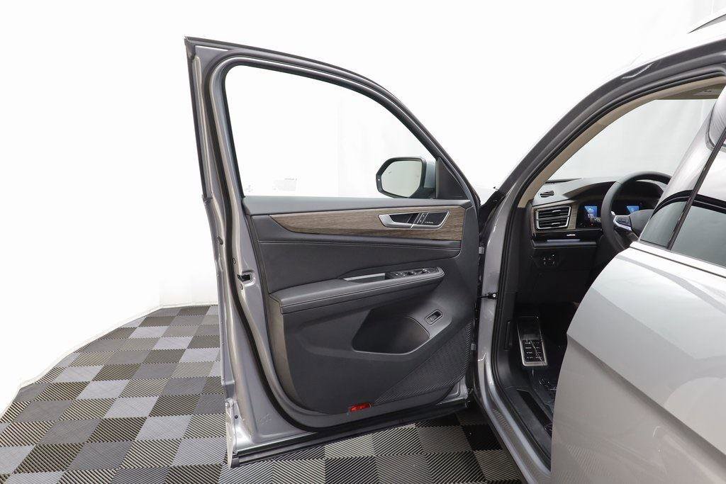 New 2026 Volkswagen Atlas SEL Premium R-Line image 5