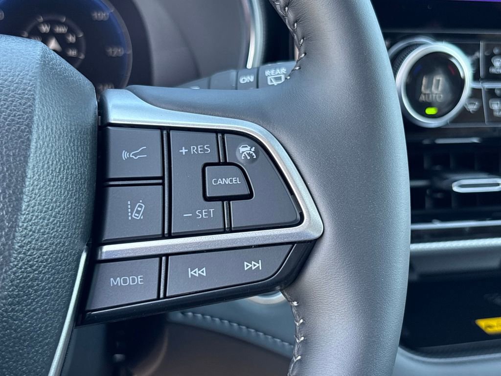 New 2026 Toyota Highlander Platinum image 15