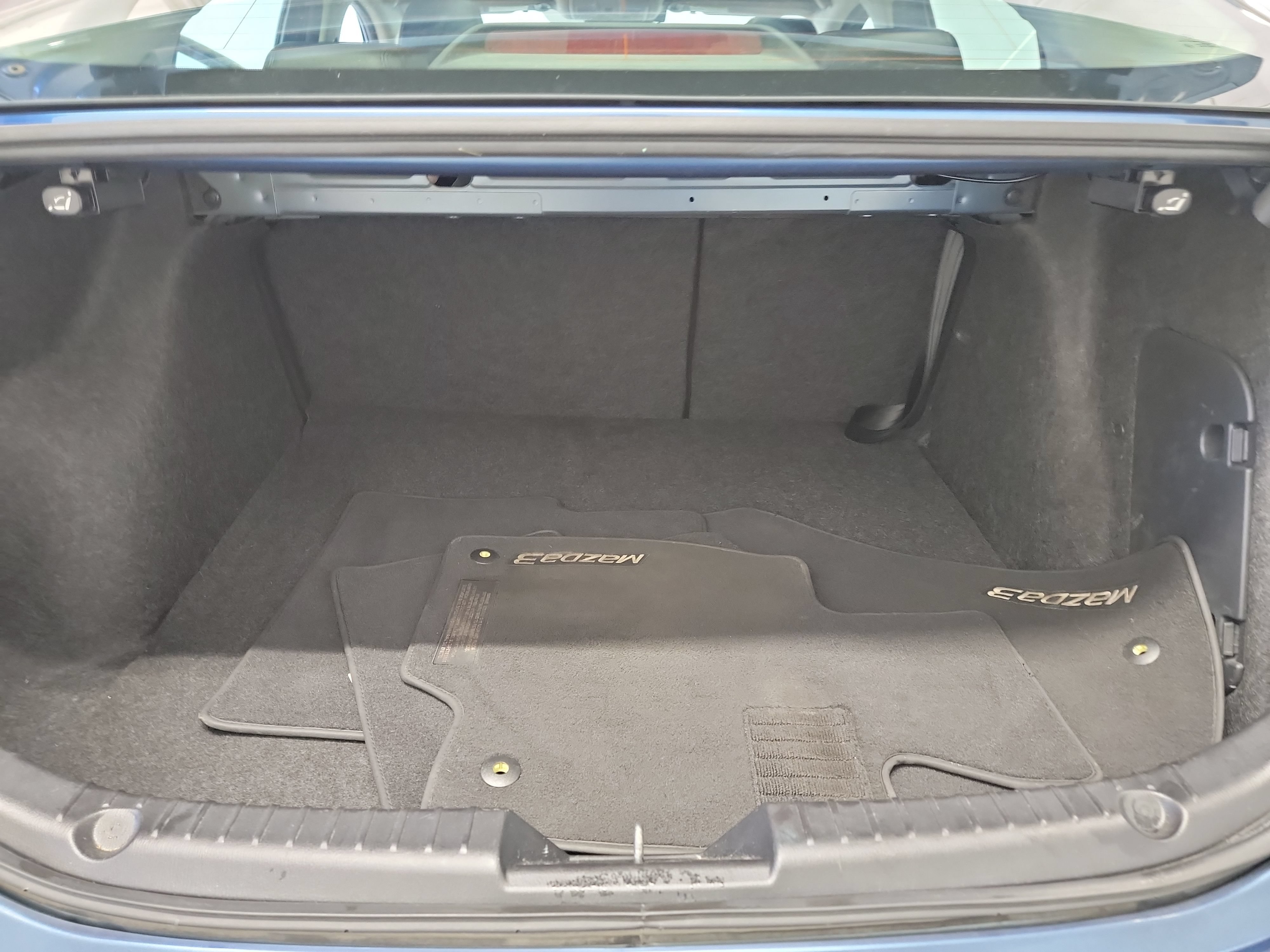 Used 2018 MAZDA MAZDA3 Touring FWD image 26
