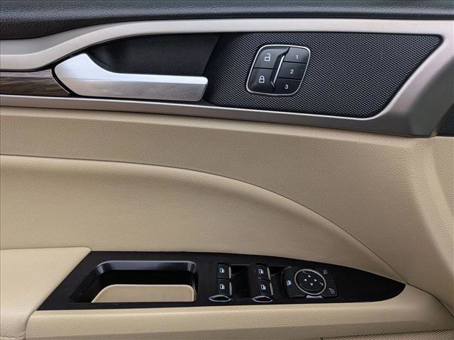 Used 2016 Ford Fusion Energi SE image 16