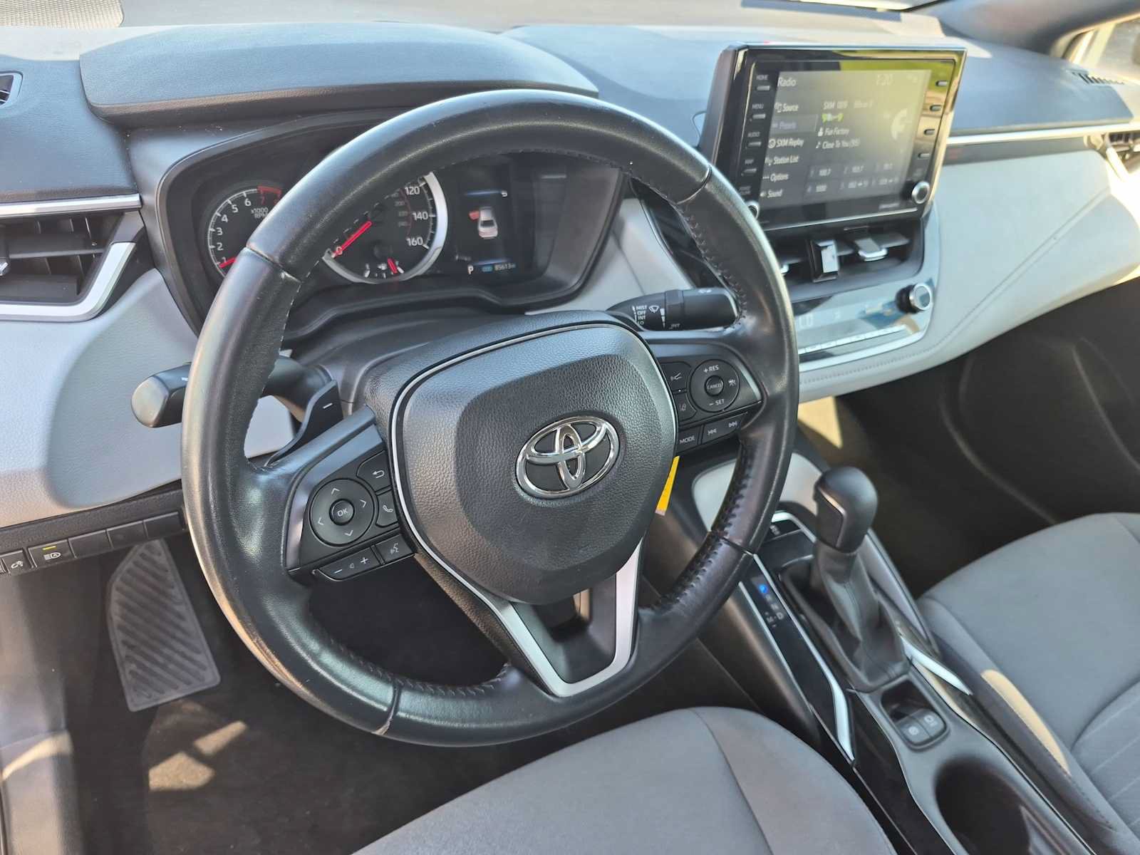 Used 2022 Toyota Corolla SE w/ Carpet Mat Package (TMS) FWD image 2