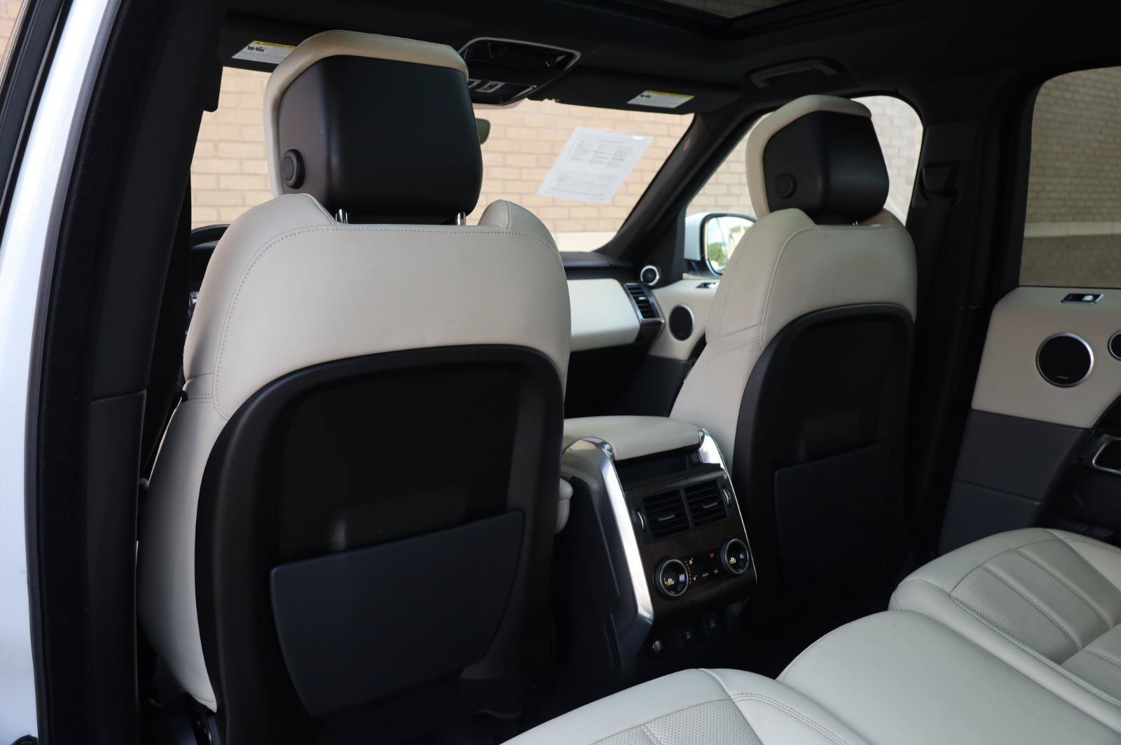 Used 2018 Land Rover Range Rover Sport HSE AWD/4WD image 19