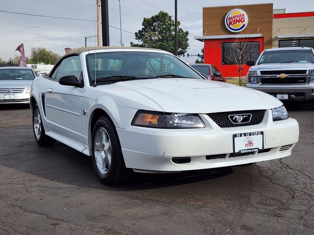 Used 2004 Ford Mustang Convertible image 7