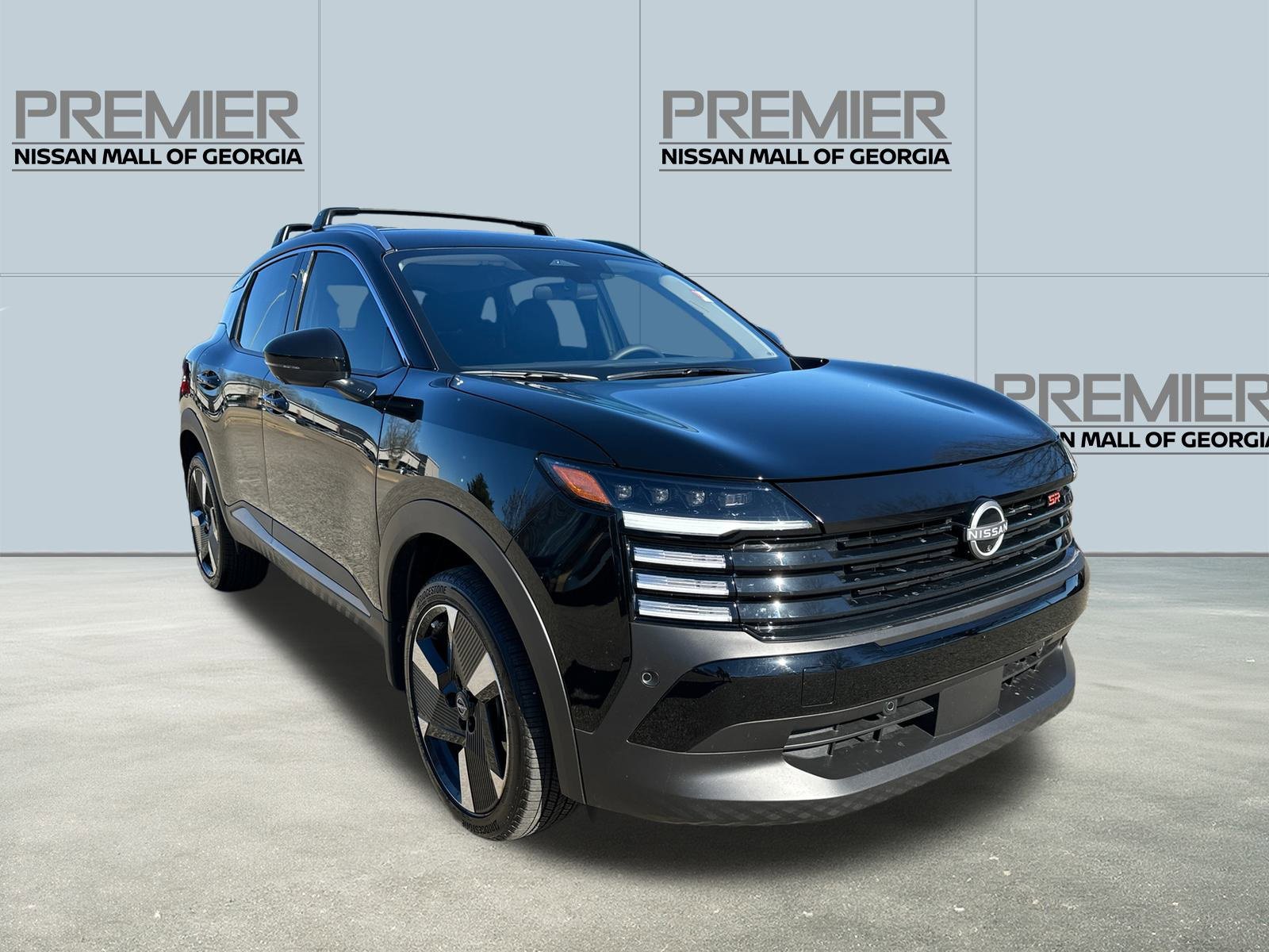 Used 2025 Nissan Kicks SR image 3