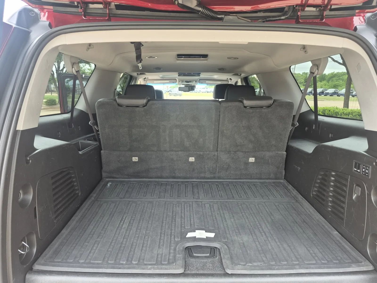 Used 2018 Chevrolet Suburban Premier AWD/4WD image 29