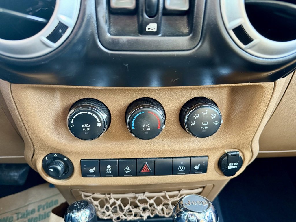 Used 2013 Jeep Wrangler Unlimited Sahara w/ Dual Top Group image 35