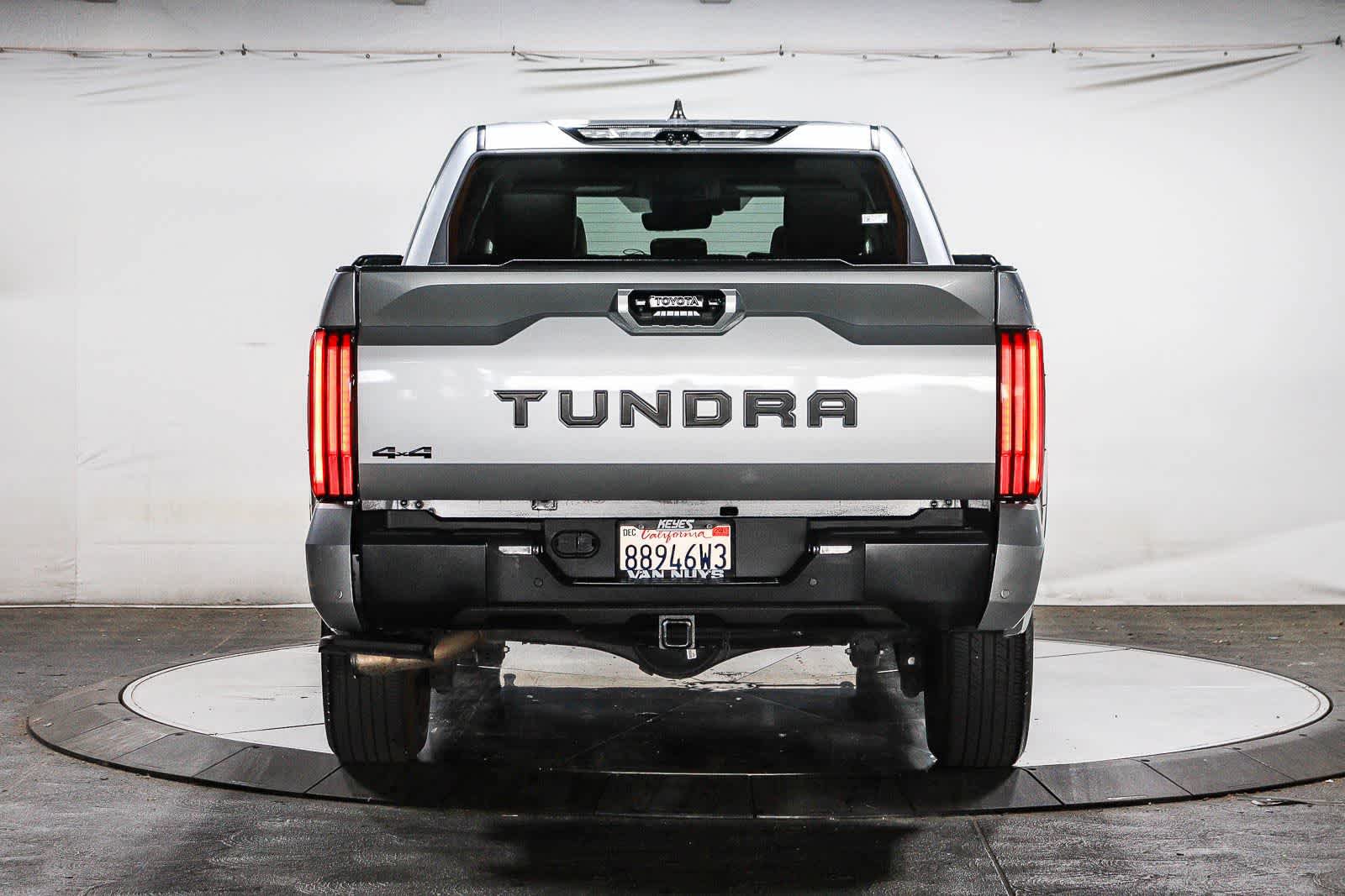 Used 2024 Toyota Tundra Limited AWD/4WD image 9