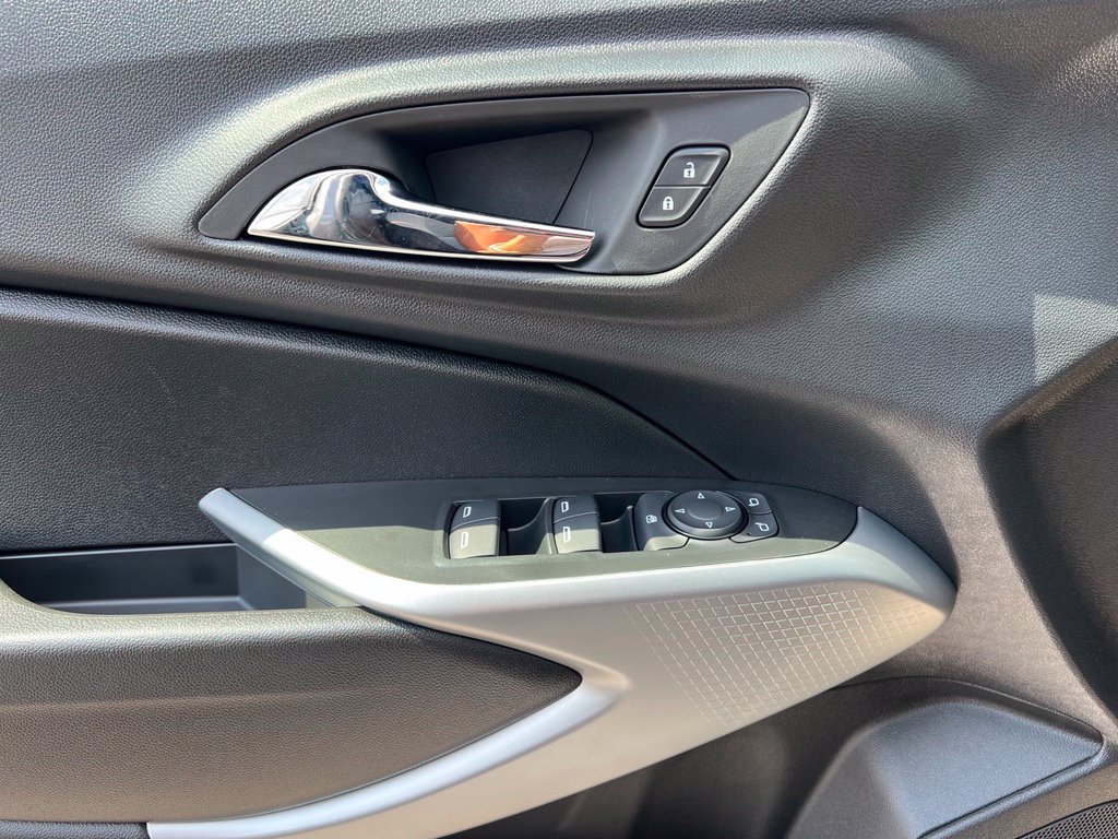New 2026 Chevrolet Trax RS w/ Sunroof Package FWD image 20