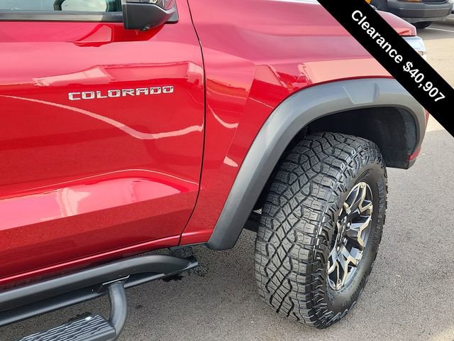 Used 2024 Chevrolet Colorado ZR2 w/ Technology Package image 16