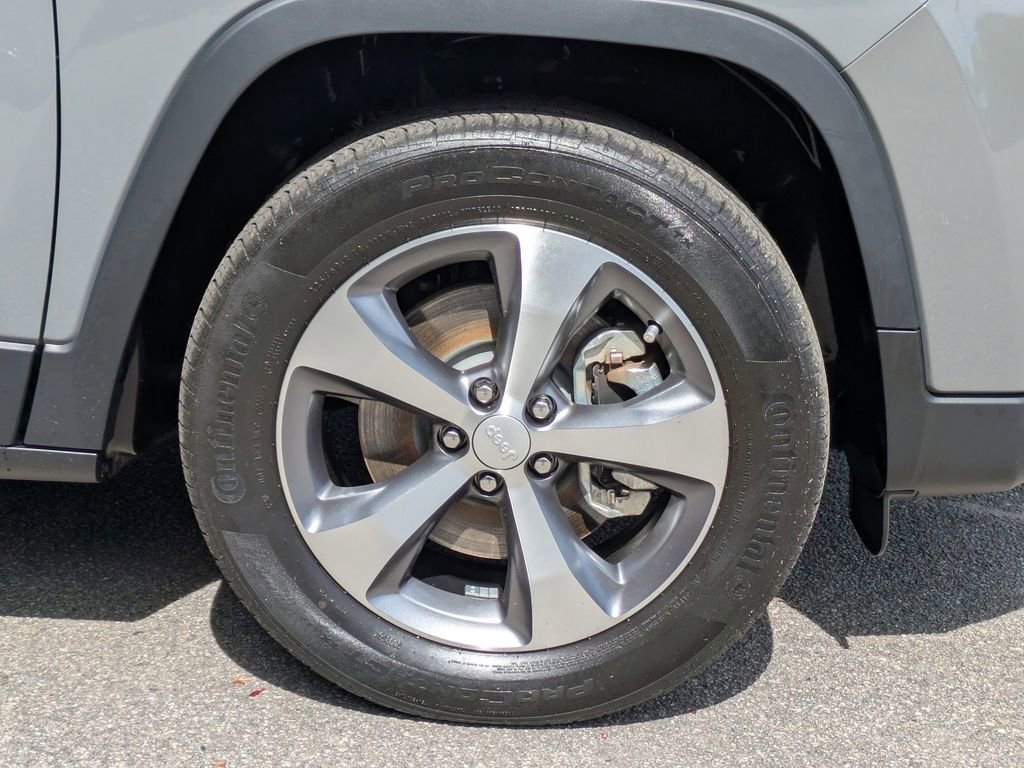 Used 2022 Jeep Cherokee Limited image 12