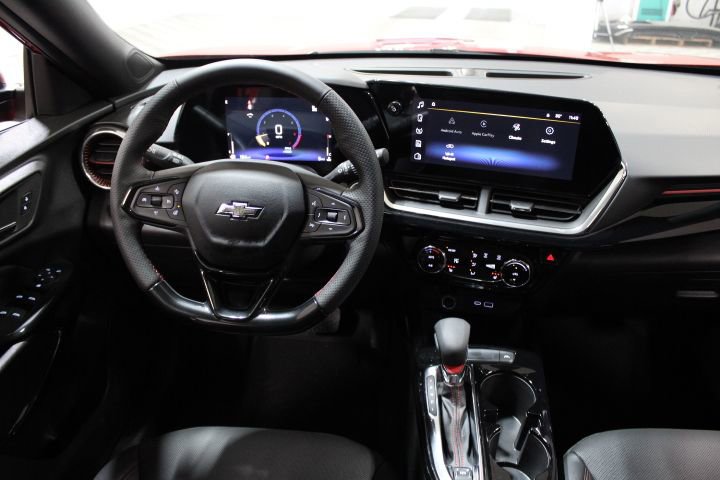 New 2026 Chevrolet Trax RS w/ Sunroof Package image 30