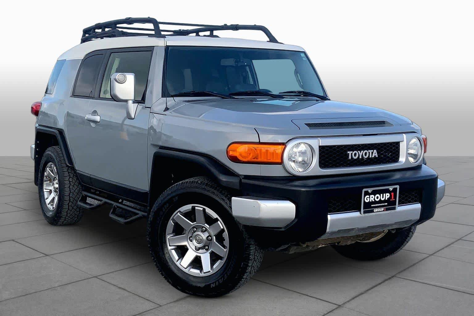 Used 2014 Toyota FJ Cruiser 4WD w/ Convenience Package image 3