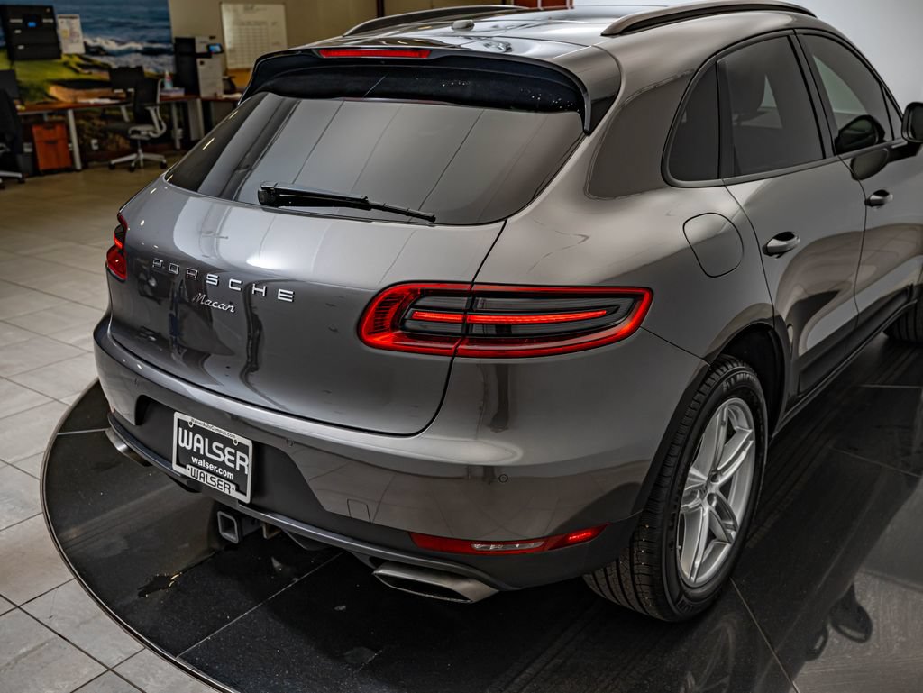 Used 2018 Porsche Macan AWD/4WD image 18