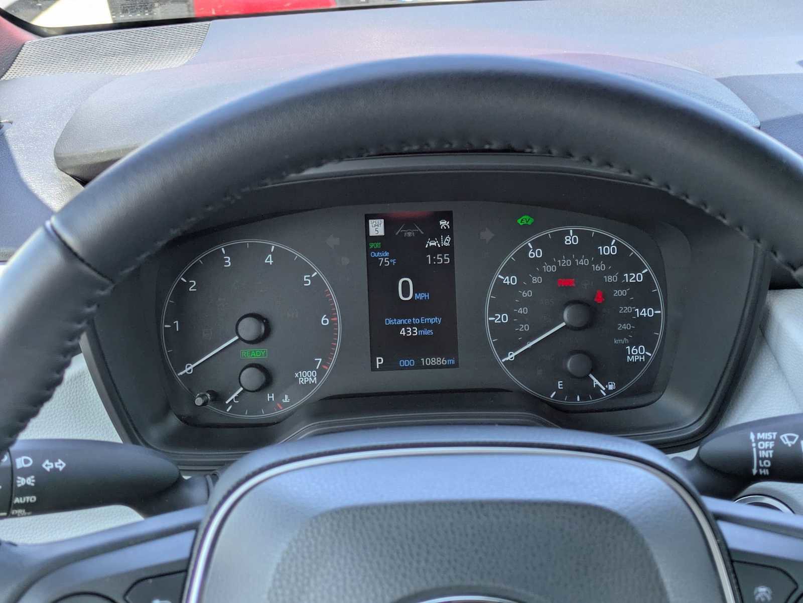 Used 2025 Toyota Corolla SE w/ Convenience Package FWD image 32