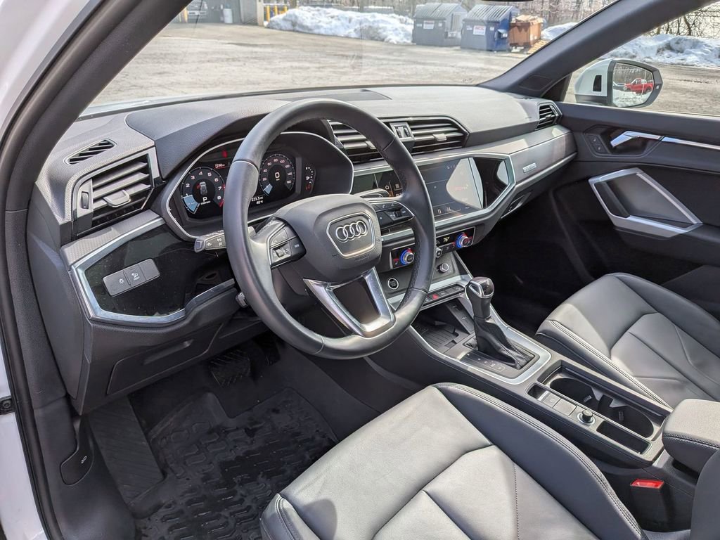 Used 2023 Audi Q3 2.0T Premium Plus w/ Premium Plus Package image 14
