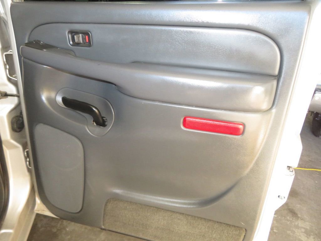 Used 2004 Chevrolet Silverado 2500 LS w/ Skid Plate Package AWD/4WD image 27