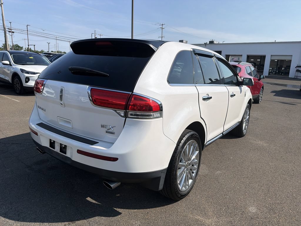 Used 2014 Lincoln MKX AWD w/ Equipment Group 102A image 5