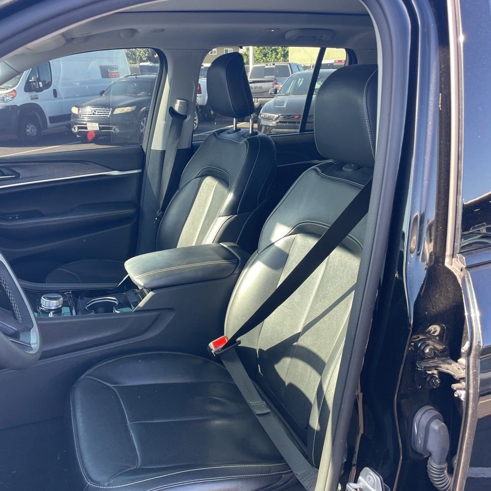 Used 2022 Jeep Grand Cherokee Limited 4xe w/ Luxury Tech Group II image 10