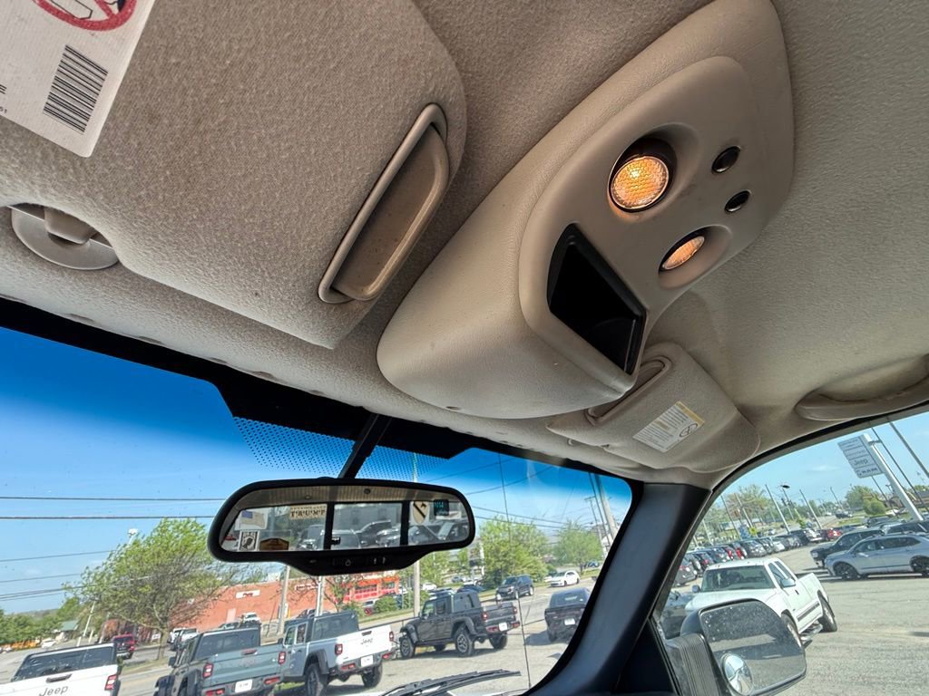 Used 2006 Chevrolet Silverado 3500 LT w/ Heavy-Duty Power Package image 20