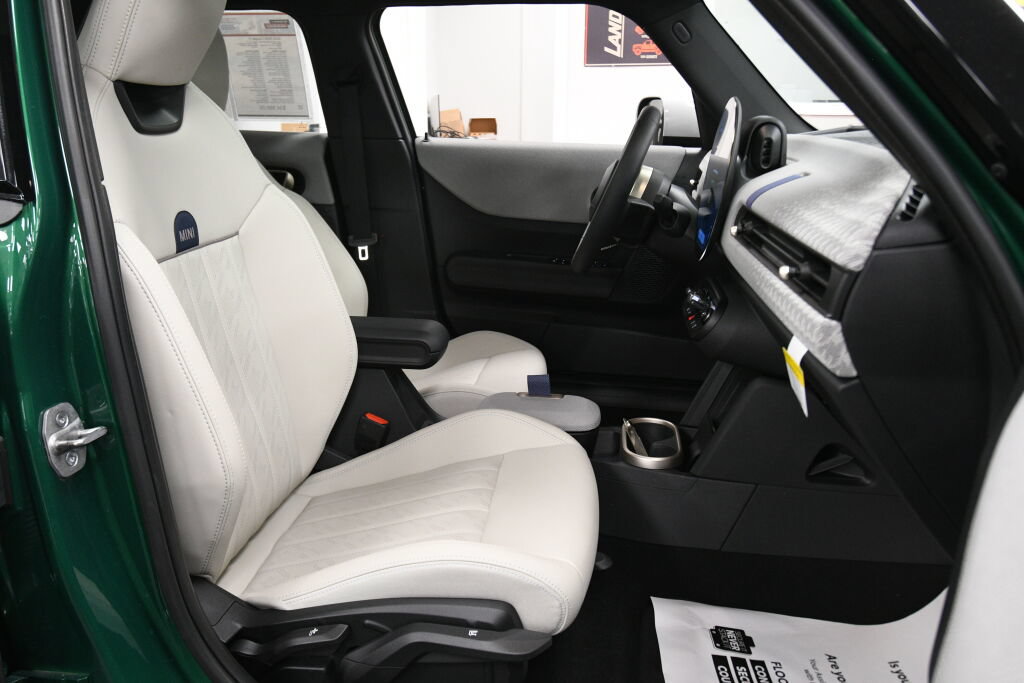 Used 2025 MINI Cooper S FWD image 26