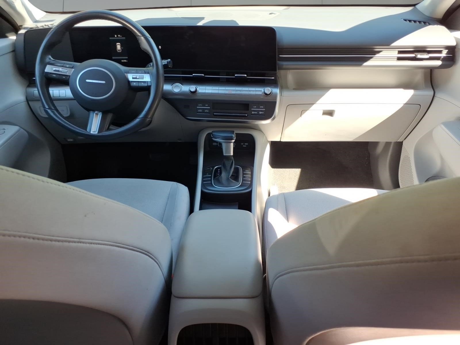 Used 2025 Hyundai Kona SEL AWD/4WD image 6