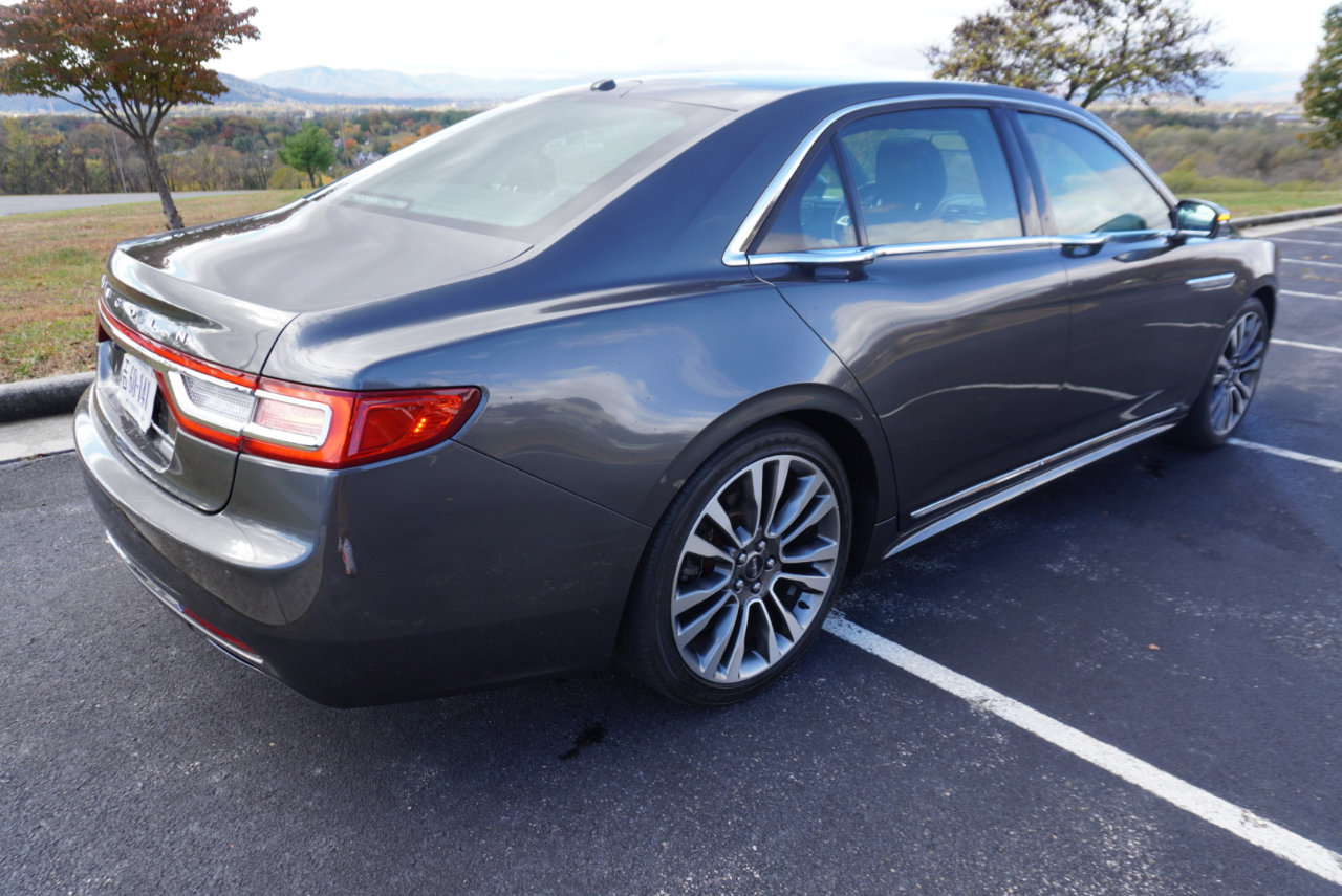 Used 2017 Lincoln Continental Select FWD image 13