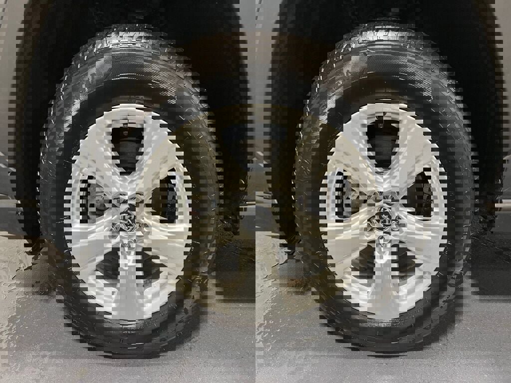 Used 2020 Toyota RAV4 XLE w/ Convenience Package image 15