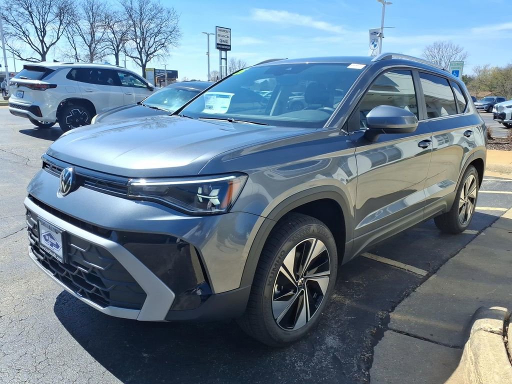 New 2026 Volkswagen Taos SE AWD/4WD image 3