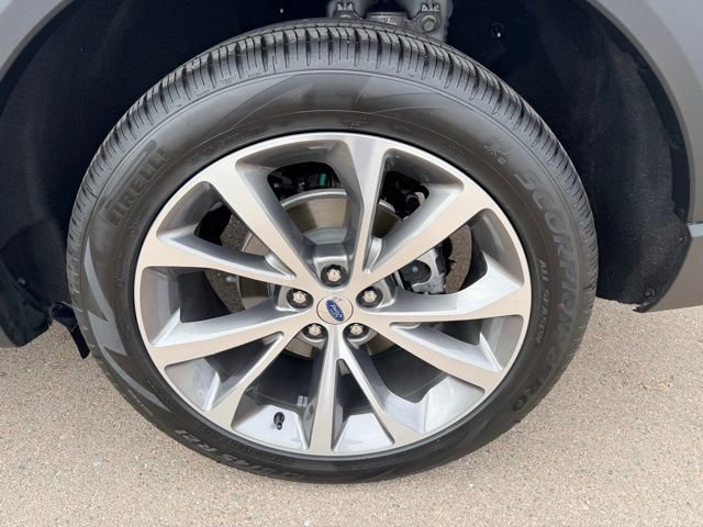 Used 2025 Ford Explorer Platinum w/ Ultimate Package image 11