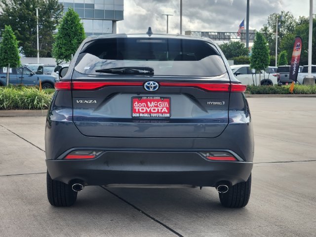 Certified 2022 Toyota Venza LE AWD/4WD image 6