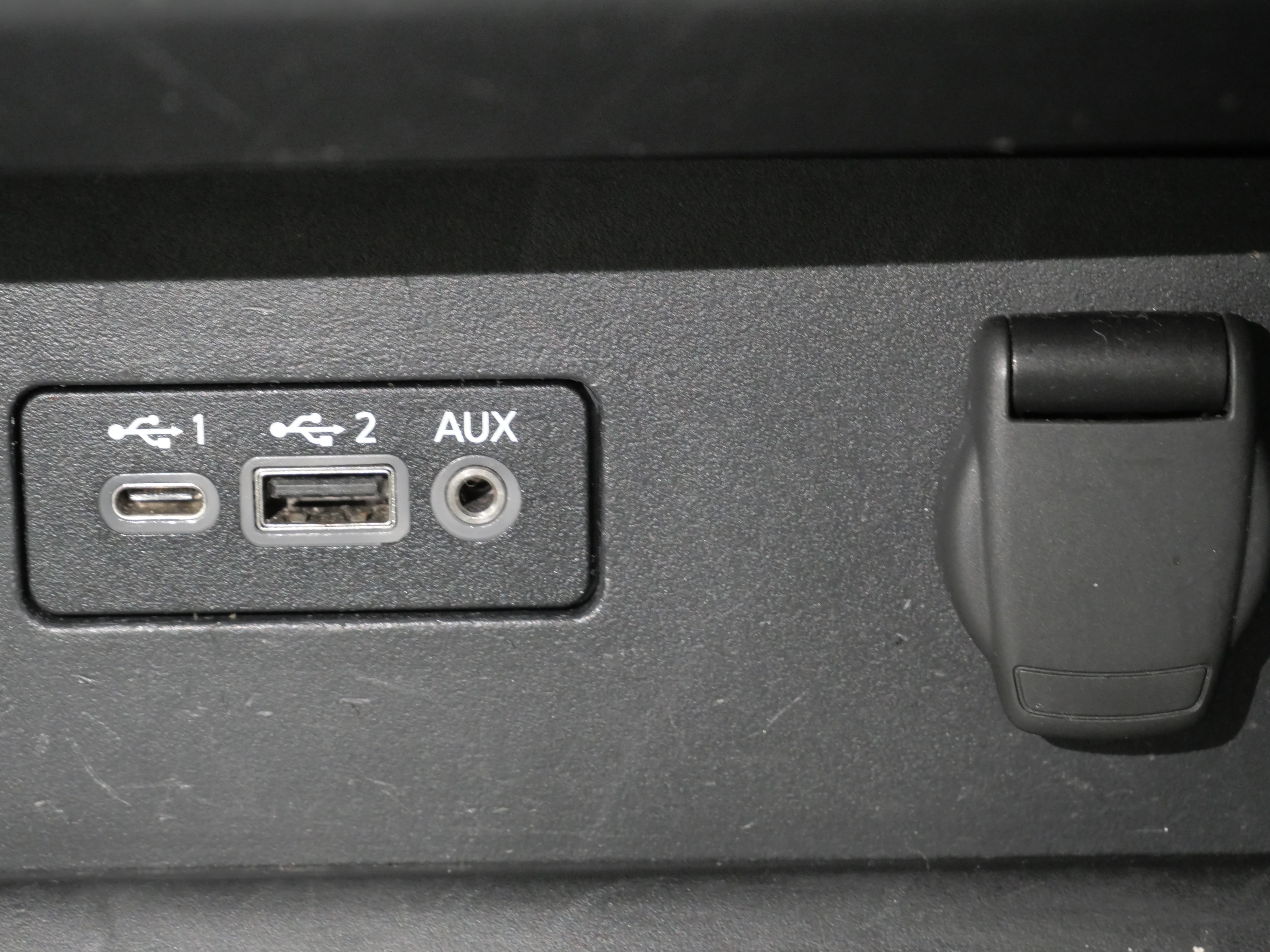 Used 2024 Nissan Altima 2.5 SV FWD image 21