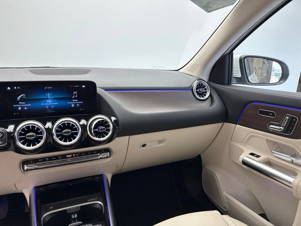 Used 2023 Mercedes-Benz GLA 250 4MATIC image 32
