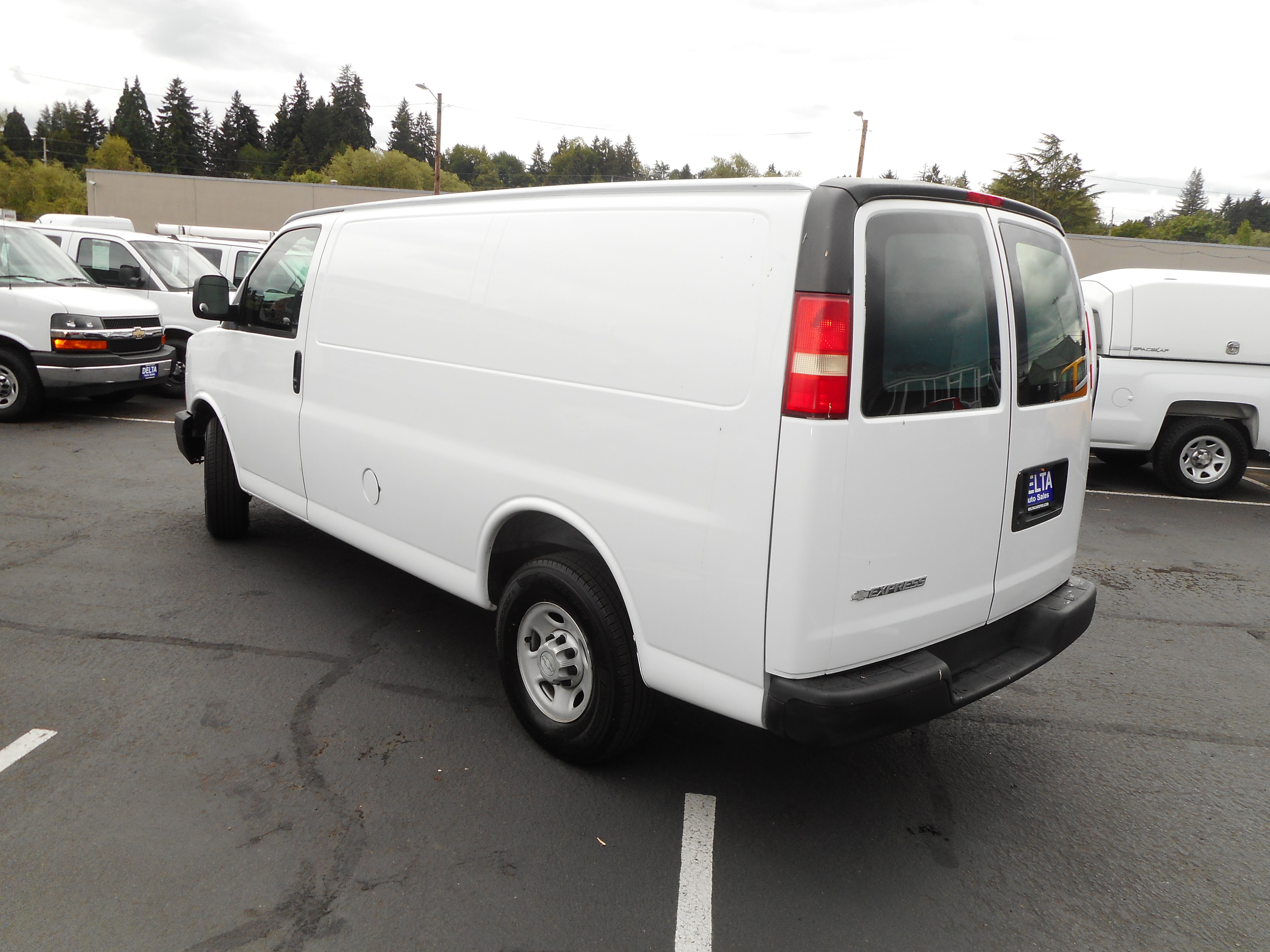 Used 2007 Chevrolet Express 2500 RWD image 8