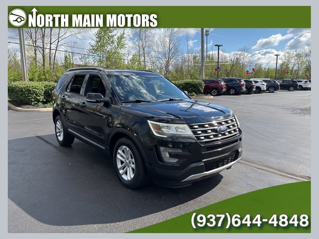 Used 2017 Ford Explorer XLT FWD image 1