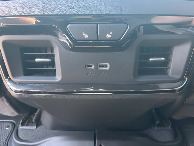Used 2025 GMC Sierra 2500 AT4 AWD/4WD image 32