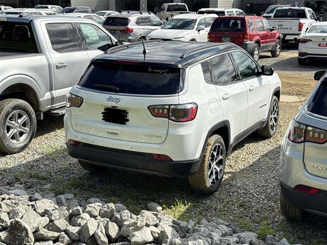 Used 2024 Jeep Compass Limited AWD/4WD image 4