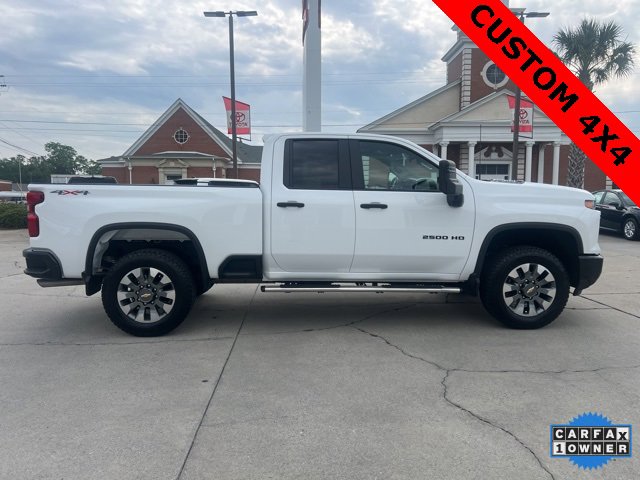Used 2024 Chevrolet Silverado 2500 Custom w/ Custom Value Package image 4