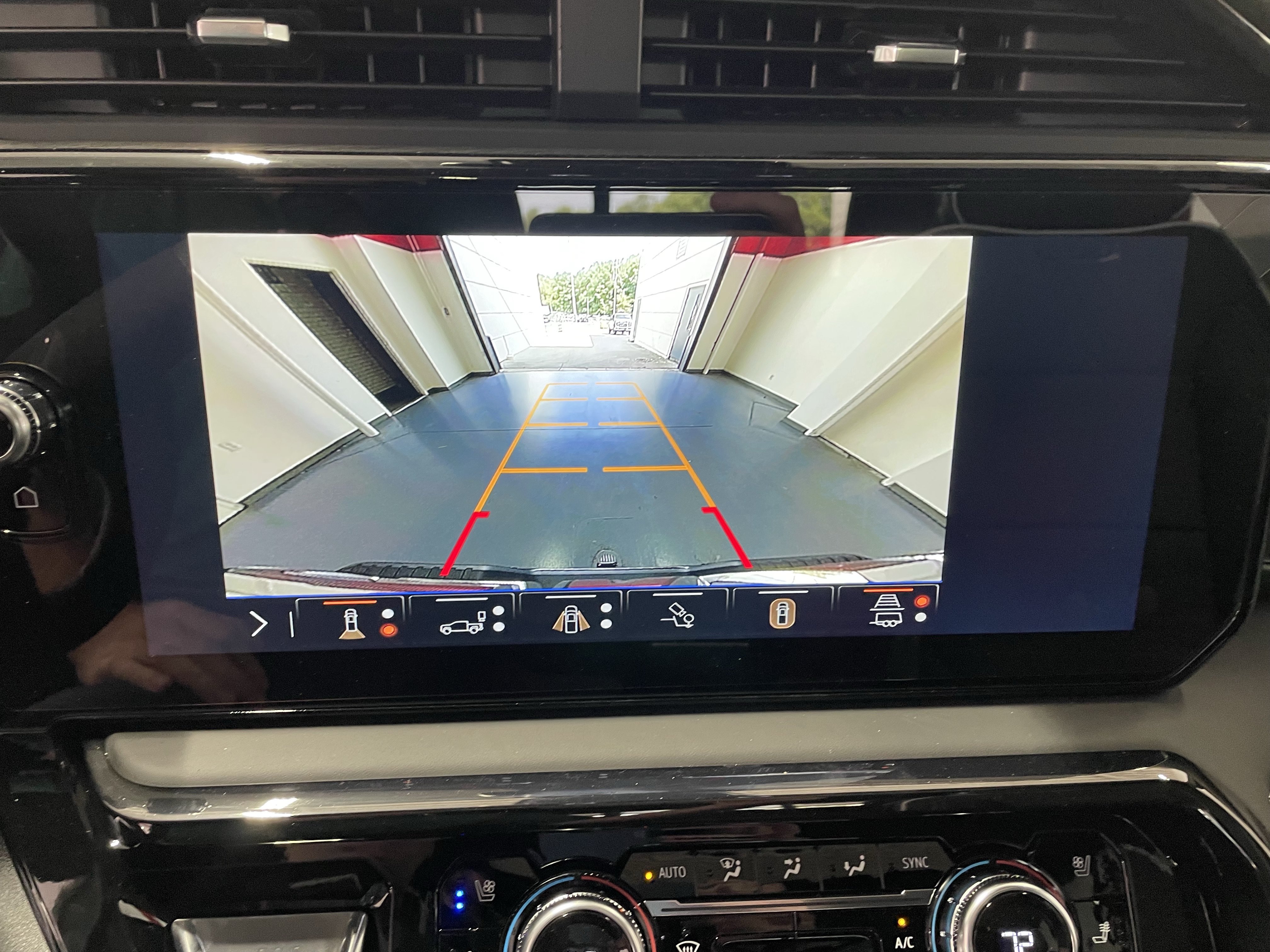 New 2026 GMC Sierra 2500 AT4X w/ LPO, Black Badging Package AWD/4WD image 18