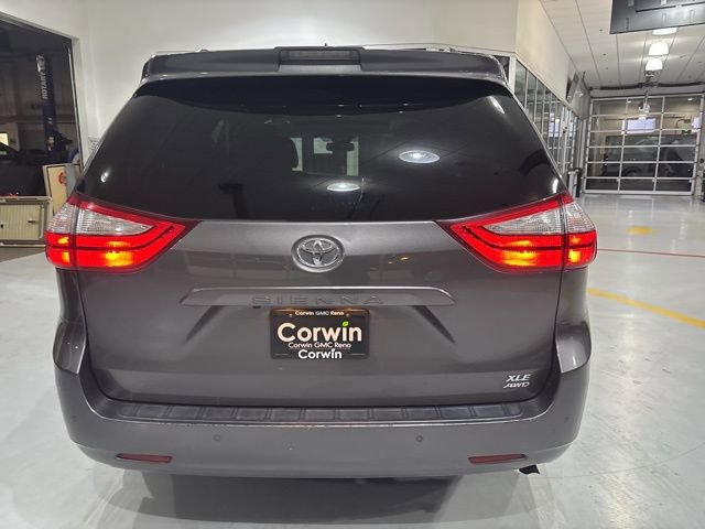 Used 2019 Toyota Sienna XLE image 5