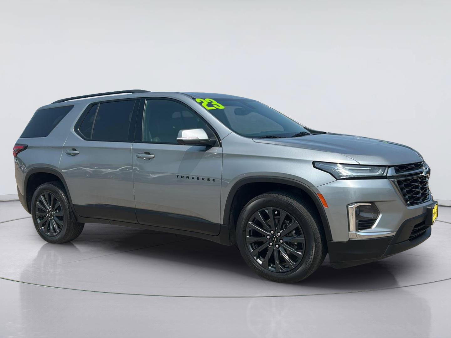 Used 2023 Chevrolet Traverse RS w/ LPO, Floor Liner Package AWD/4WD image 3