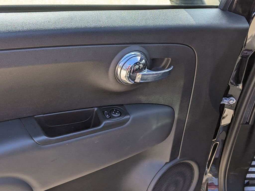 Used 2015 FIAT 500 Abarth w/ Beats Audio Package image 10