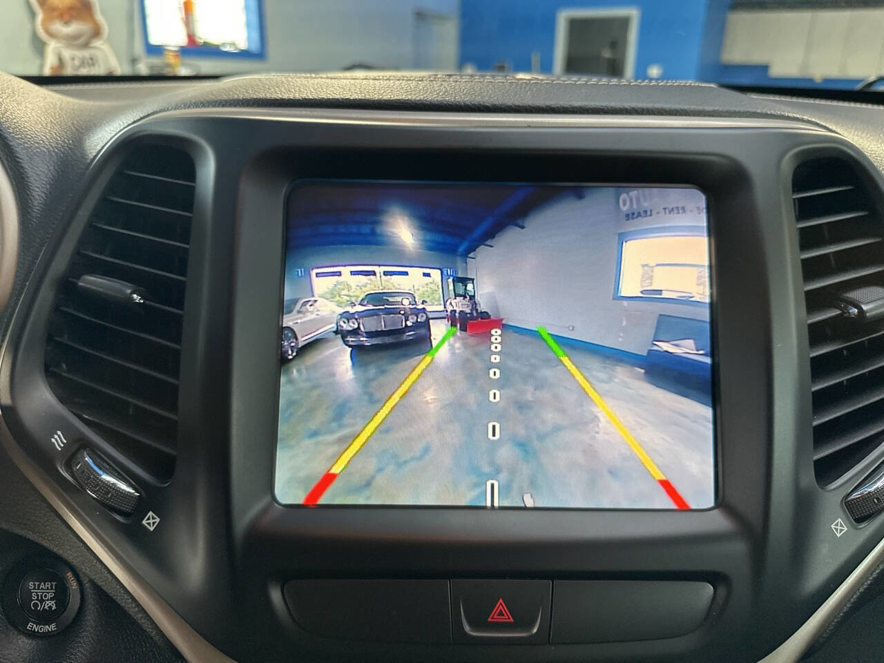 Used 2015 Jeep Cherokee Limited w/ Luxury Group image 29