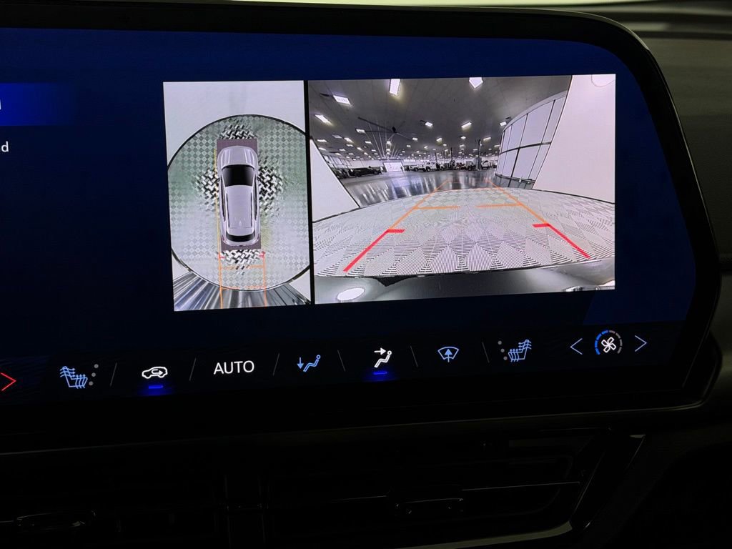 Used 2024 Chevrolet Equinox EV RS image 20