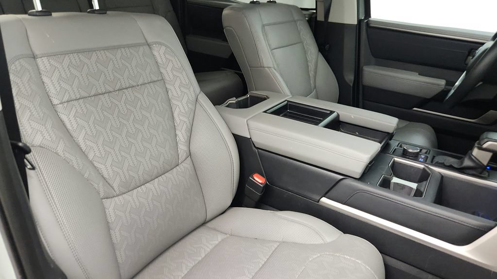 Used 2024 Toyota Tundra Limited AWD/4WD image 25